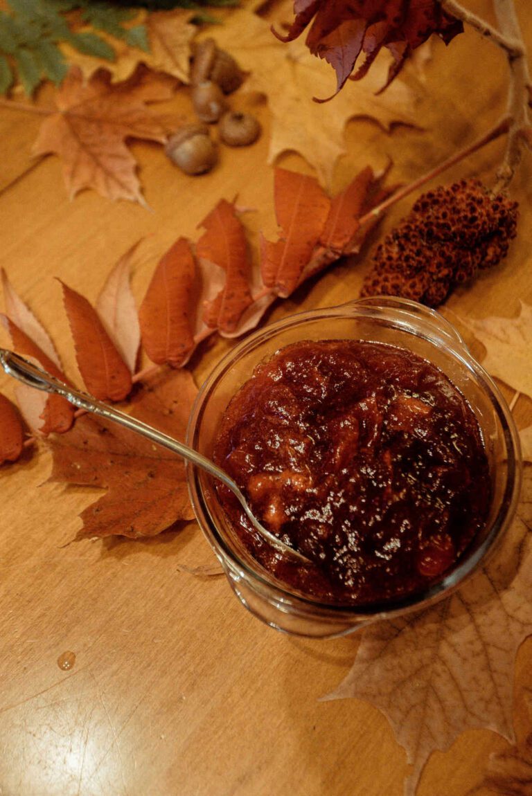 Glass bowl of rhubarb and date chutney